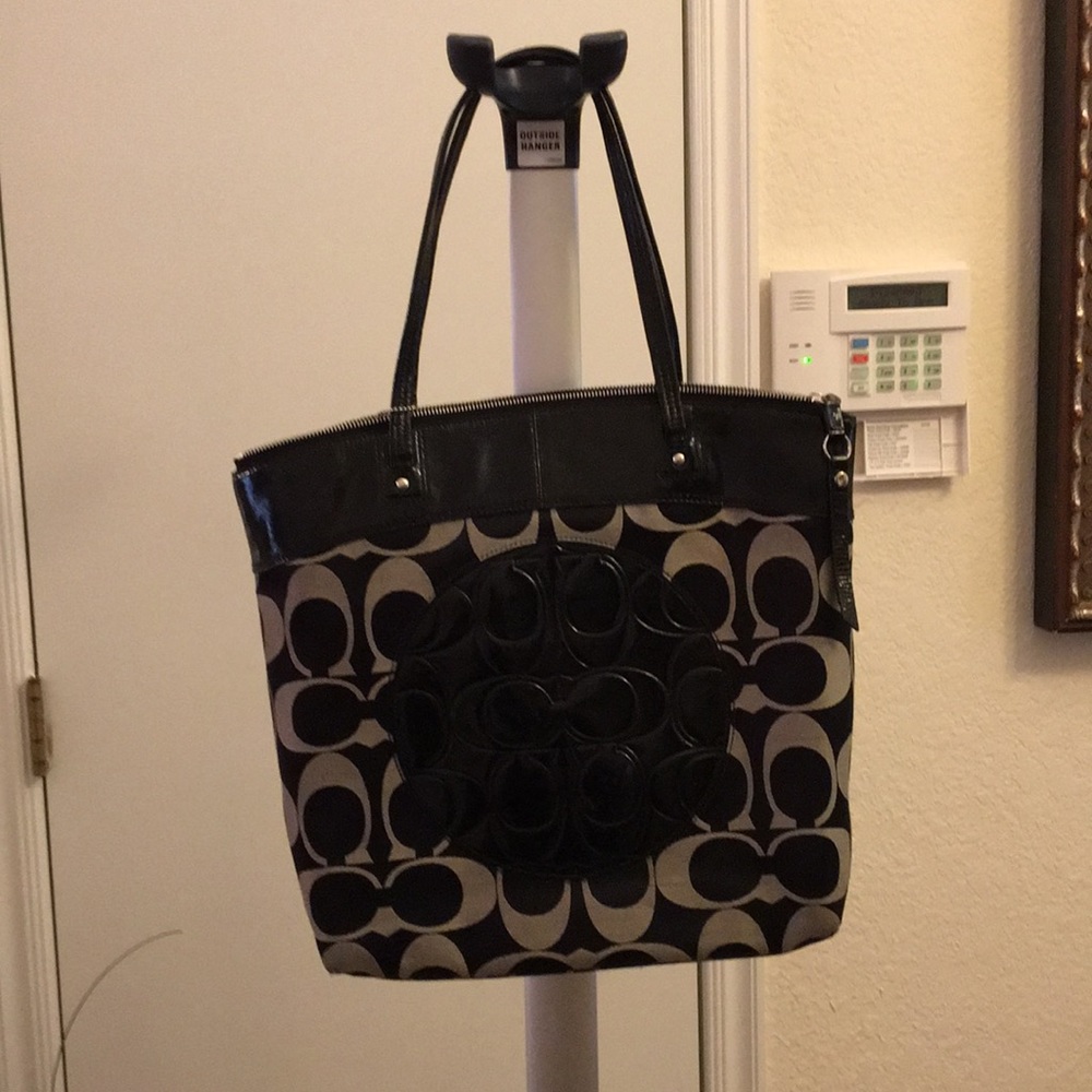 Signature coach tote